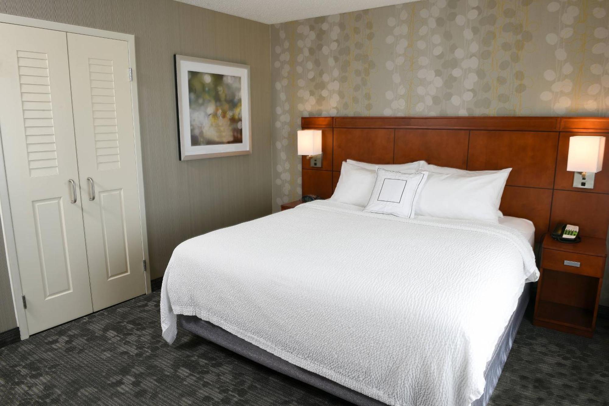 Courtyard By Marriott Hotel 3*