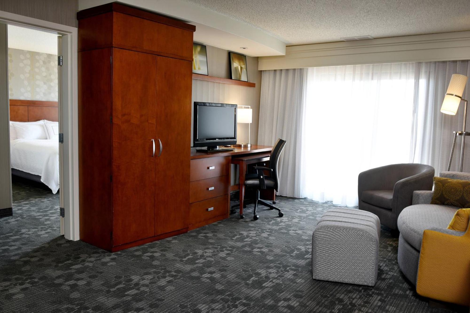 Hotel Courtyard By Marriott